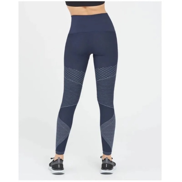 Spanx Look At Me Now Moto Seamless Leggings - Picture 4 of 13